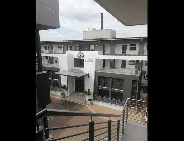 2 BEDROOM APARTMENT FOR SALE IN BRYANSTON